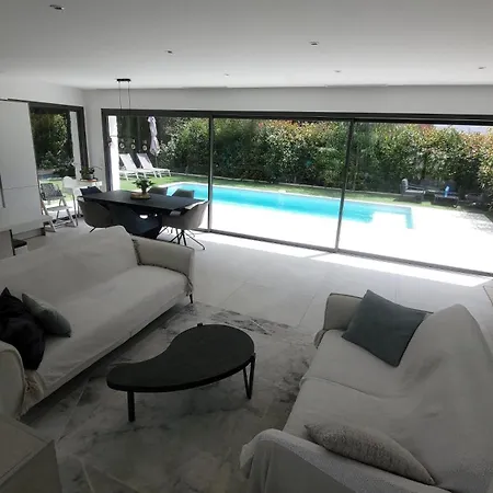Avec Piscine *