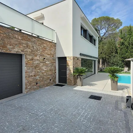Avec Piscine Villa Saint-Raphaël