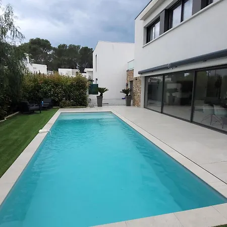 Avec Piscine * Saint-Raphael (Var)